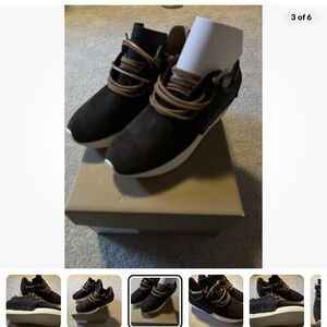 New in box- Italian fringe sneakers